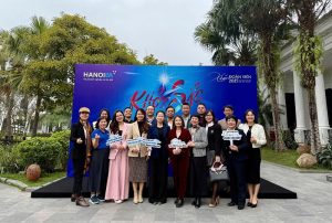ceo-long-bien-tham-du-chuong-trinh-xuan-doan-vien-cua-ha-noi-ba-11